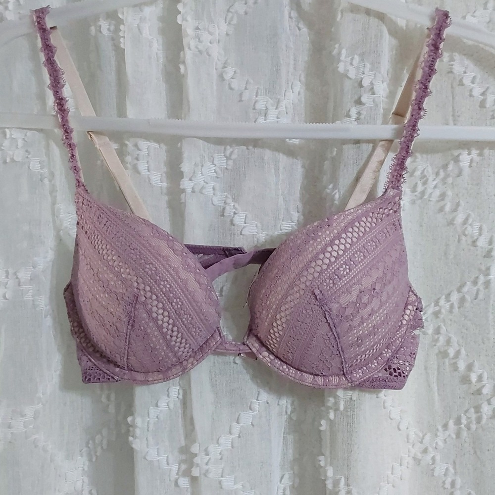 Victorias Secret 34B Push Up Bra Purple Lace Ruffle Strap Geometric Underwire